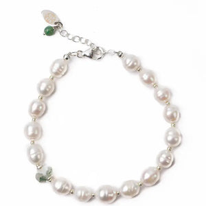 Simple Pearl Bracelet