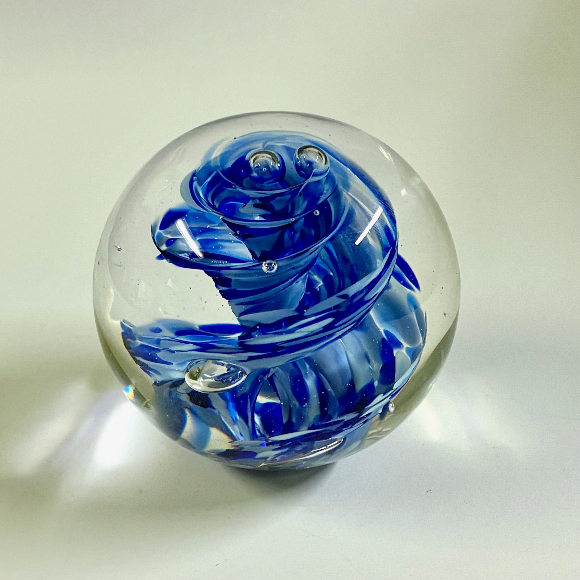 Round Paperweight Island Blue Mix