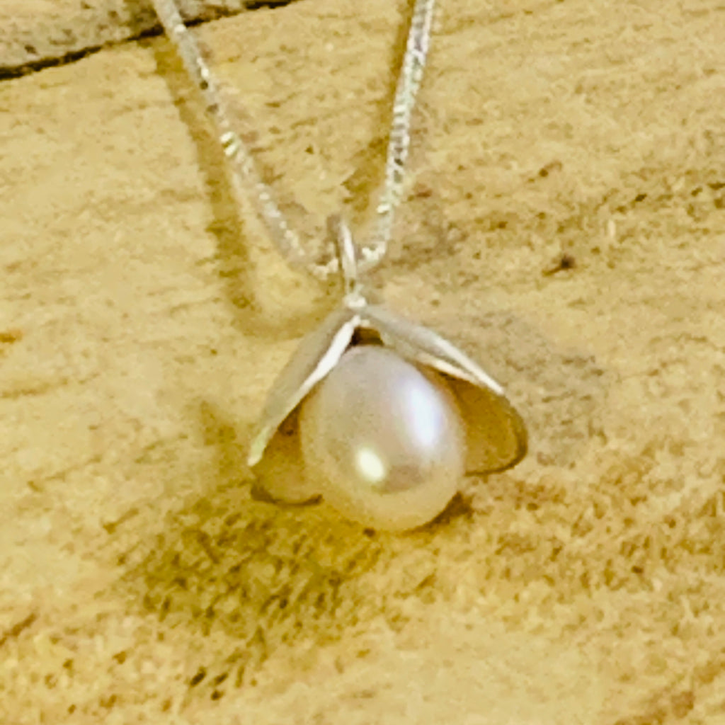 In Bloom Pearl Necklace