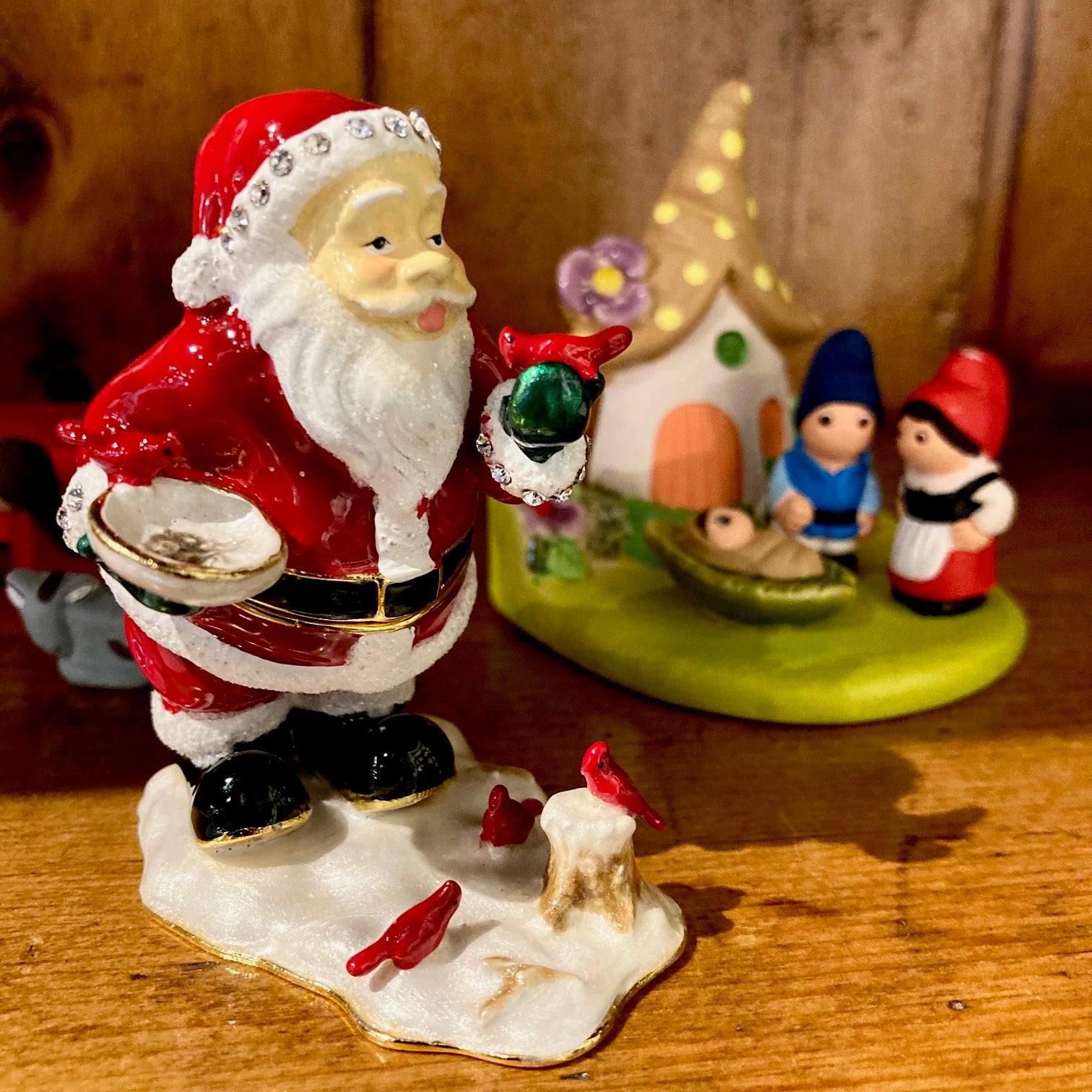 Santa with Cardinals Box